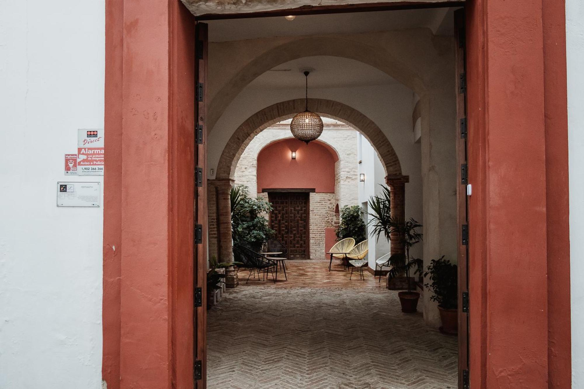 Hostal Cafe Frenteabastos Carmona  Extérieur photo