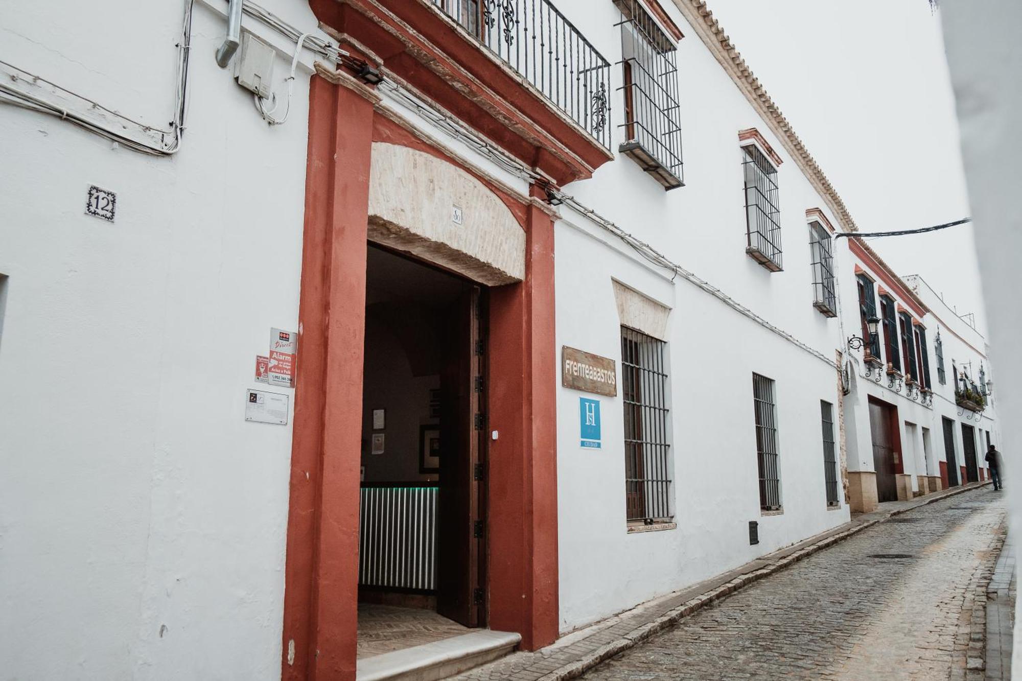 Hostal Cafe Frenteabastos Carmona  Extérieur photo