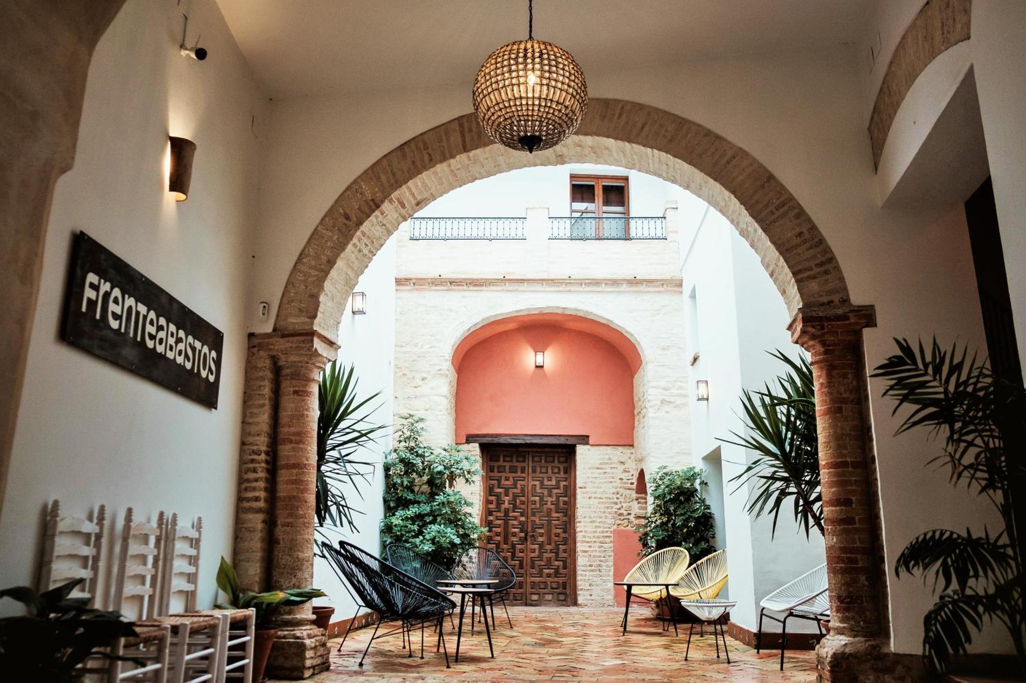 Hostal Cafe Frenteabastos Carmona  Extérieur photo