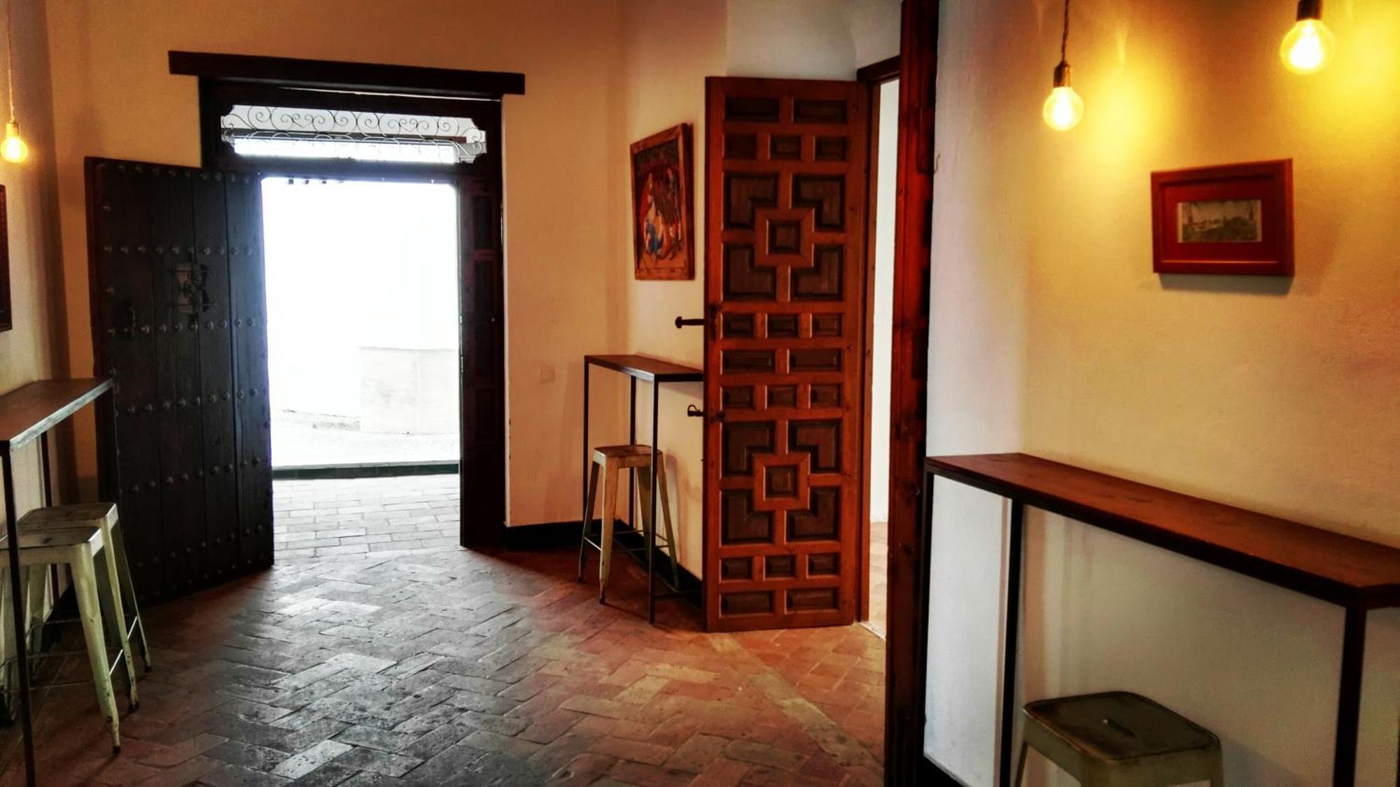 Hostal Cafe Frenteabastos Carmona  Extérieur photo