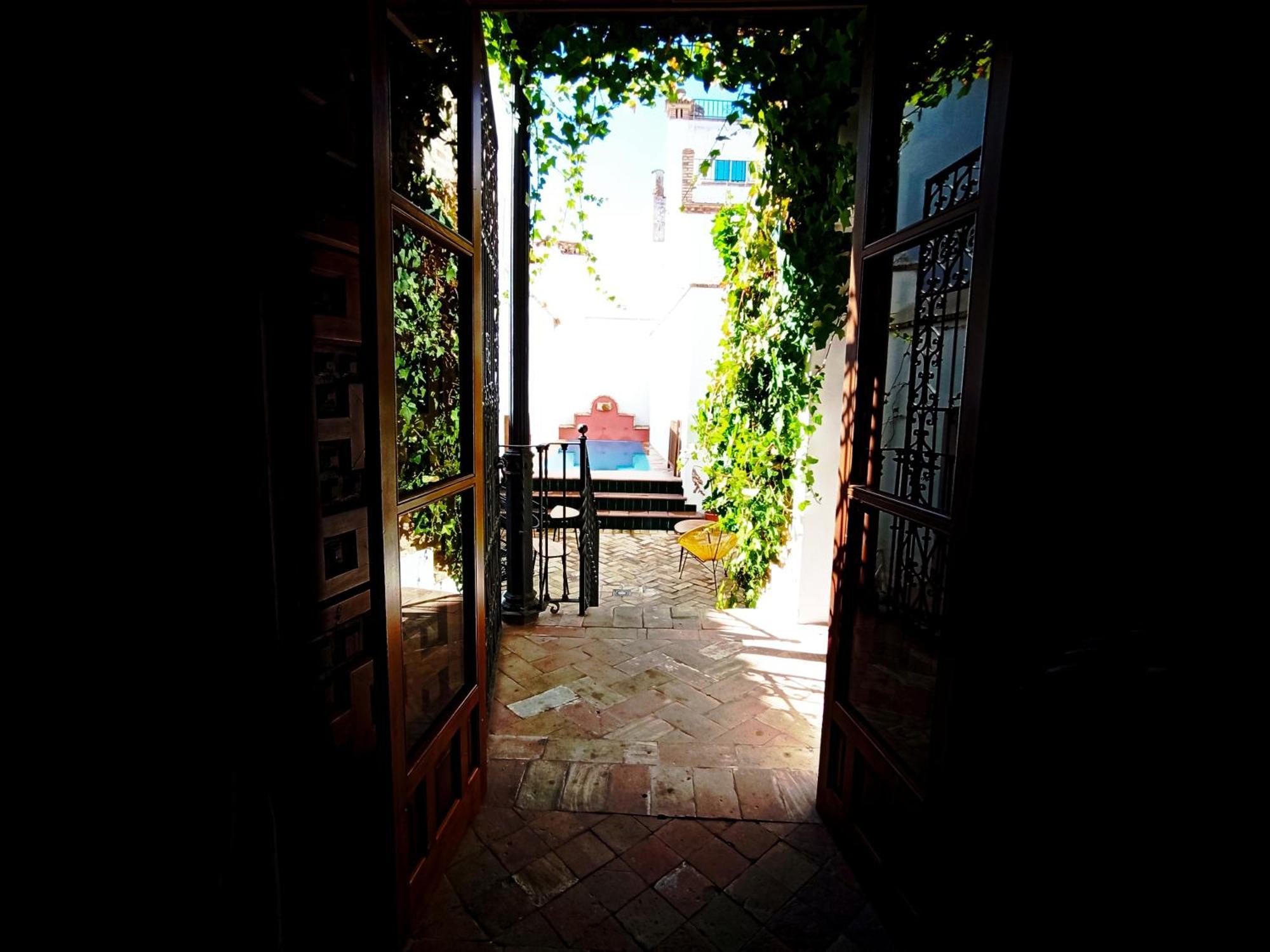 Hostal Cafe Frenteabastos Carmona  Extérieur photo
