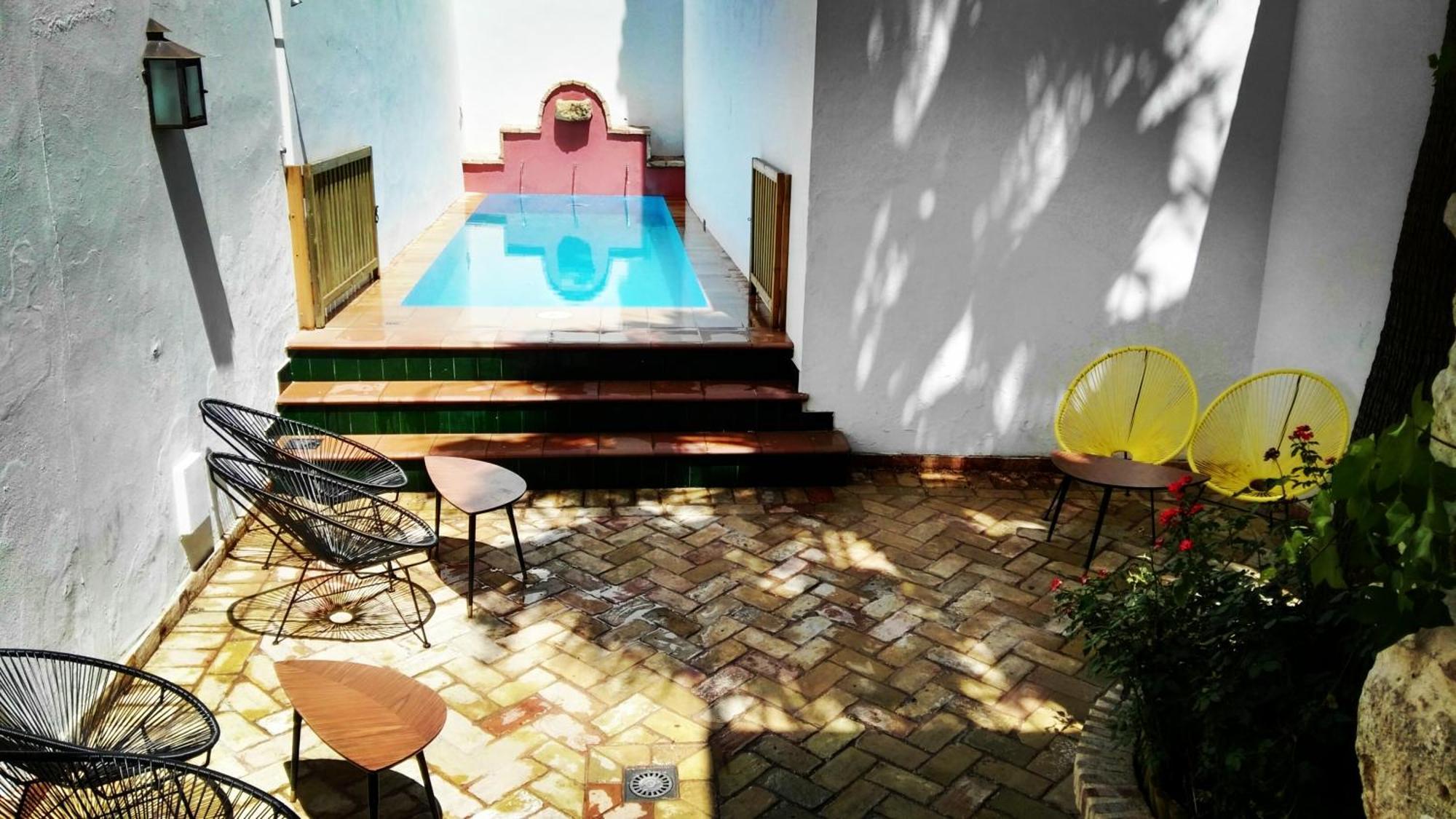 Hostal Cafe Frenteabastos Carmona  Extérieur photo