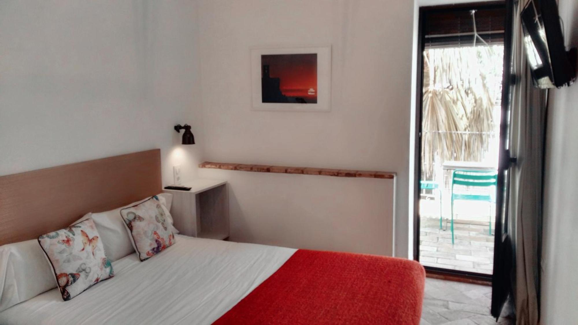 Hostal Cafe Frenteabastos Carmona  Extérieur photo