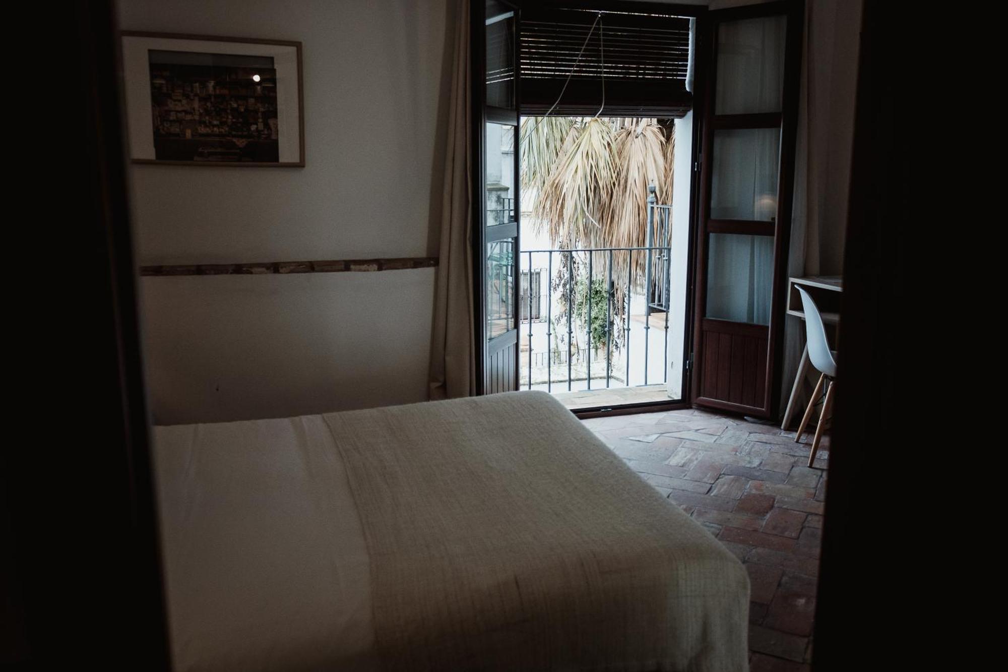 Hostal Cafe Frenteabastos Carmona  Extérieur photo