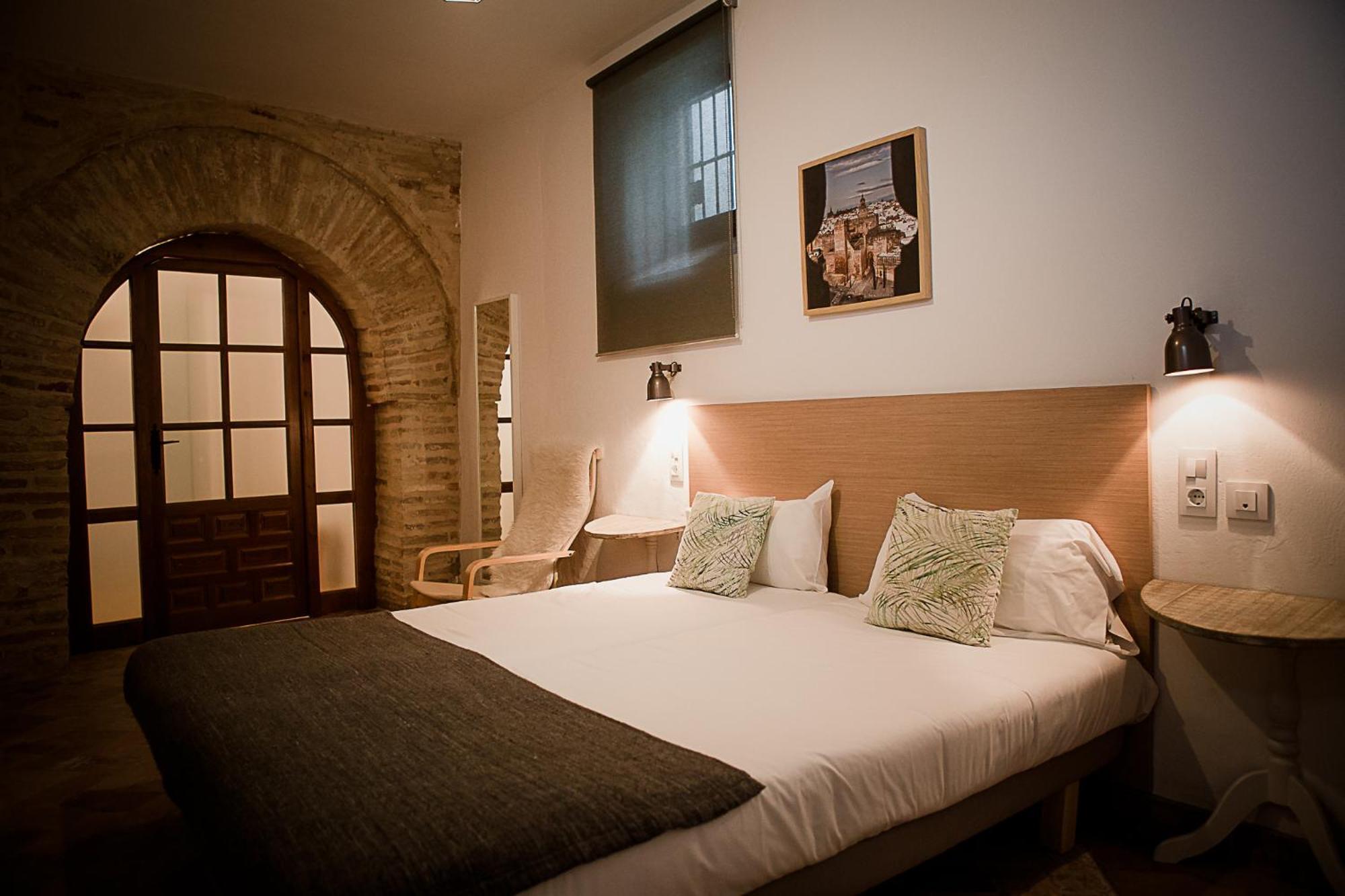 Hostal Cafe Frenteabastos Carmona  Extérieur photo